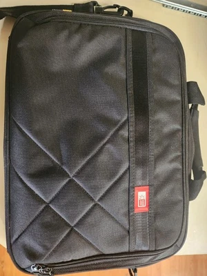 Laptop Carry Case Bag Case Logic Black Adjustable Shoulder Strap - Imagem 1 de 4
