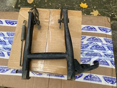 94-07 KAWASAKI NINJA 500R 500 EX500 GPZ500S CENTER MAIN STAND 34011-1158 Bolts - Image 1 of 4