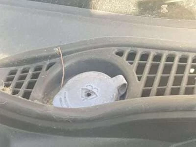 31253164 water tank wipers for Volvo V50 Familiar 2.0 2004 4792195 - Image 1 of 3