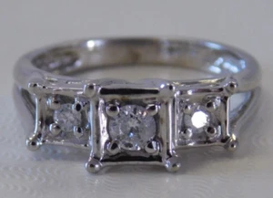 NEW 10K White Gold Illusion Set 1/4 CT Three Stone Diamond Ring Size 7, 3.2 g - Picture 1 of 7