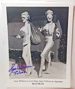 June Wilkinson Batman Original Autographed 8X10 Photo + Inga Neilsen RRP586 - Picture 1 of 3