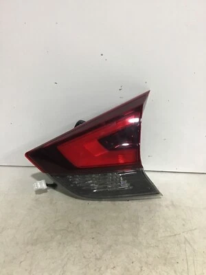 2017 2018 2019 NISSAN ROGUE RH PASSENGER LID TAIL LIGHT OEM A76R 14416 Foto 1 de 4