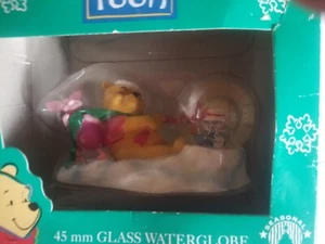 WHINNIE THE POOH & PIGLET SNOW GLOBE - Picture 1 of 2