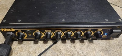 Cabezales amplificadores de bajos Markbass F1 vintage encendidos - probado funcionando  Foto 1 de 4