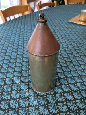 Une ancienne bouillotte en laiton. - Photo 1/4