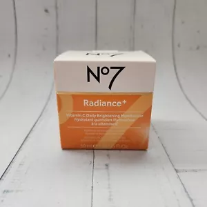 Crema hidratante iluminadora diaria No7 Radiance+ vitamina C 1,69 fl oz - Imagen 1 de 2