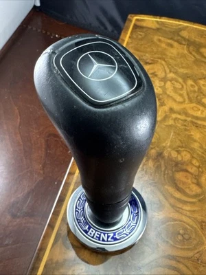Pomo de cambio de cuero negro OEM MERCEDES-BENZ W163 W140 W202 W124 R129 Foto 1 de 4