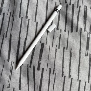 Official Apple Pencil (1st Generation), White - With adapter - Picture 1 of 5