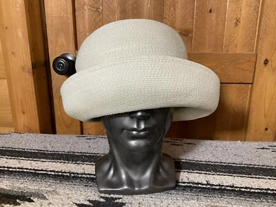 Sombrero Mod de diseñador vintage OLEG CASSINI Sombrero de crema de los años 60 Foto 1 de 4