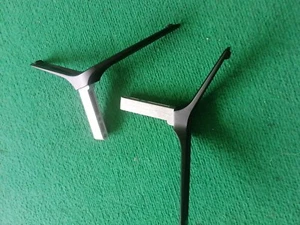 Piedini TV Ghanghong Led 42D2080H - Foto 1 di 4