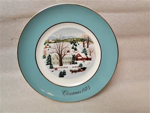 1st Ed AVON "Christmas on the Farm" WEDGEWOOD  9" PLATE 1973 - Picture 1 of 6