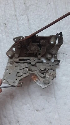 Buick Super Roadmaster 1956 cerradura de pestillo de puerta 4D techo rígido puerta del conductor 1954  Foto 1 de 4