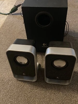 Logitech LS21 altoparlanti per computer con subwoofer S-00040 con uscita audio per cuffie - Immagine 1 di 4