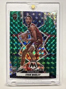Tarjeta de novato Evan Mobley/F Cavs de radiocontrol | 2021/22 Green National Pride Prizm #258 - Imagen 1 de 10