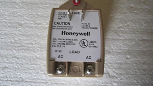 Qty (1)  USED Honeywell 1713C  plugin class 2 transformer P/N 1321-1 - Picture 1 of 3