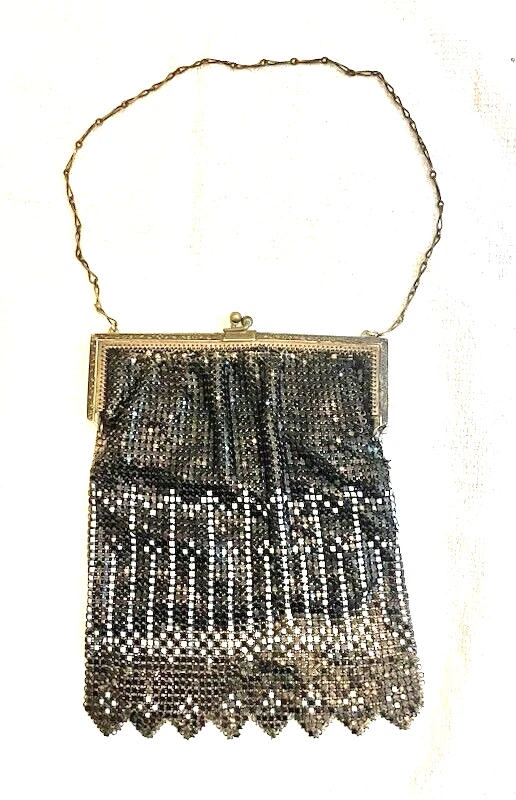 Antiguo bolso de mano de malla metálica Whiting and Davis de la década de 1920 con dobladillo Van Dyke Foto 1 de 4