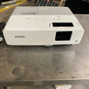 Epson Powerlite 822p EMP-822 LCD Proyector 1240 Horas de Lámpara Usado - Imagen 1 de 7