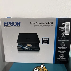 Epson Perfection V39 II Compact Flatbed Photo Document Scanner 4800 dpi - Picture 1 of 3