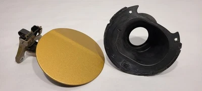 Ford Mustang 2010-2014 puerta de llenado de combustible dorada 10 11 12 13 14 Foto 1 de 4