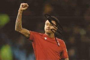 NOTTINGHAM FOREST: JESSE LINGARD SIGNED 6x4 ACTION PHOTO+COA **PROOF** - Picture 1 of 2
