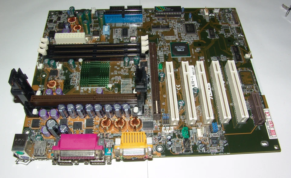 ASUS K7V-T Motherboard Athlon Slot VIA KX133 - Bild 1 von 2