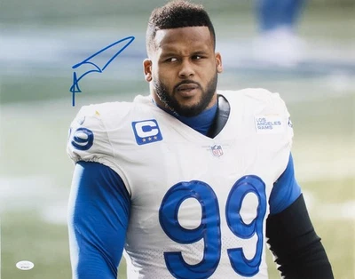 Foto autografiada firmada por Aaron Donald de los Rams 16x20 (certificado de autenticidad JSA Witness) Foto 1 de 3