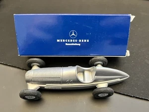 Märklin Mercedes-Benz W25 freccia d'argento modello 1:43 - Foto 1 di 4