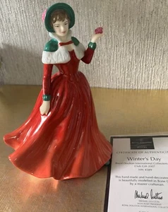 ROYAL DOULTON CHINA DAMENPUPPE WINTERTAG MODELL Nr. HN 4589 PETITES VERPACKT - Bild 1 von 9