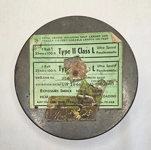 1946 Eastman Kodak Panochromatic Film Tin Camera Type II Class L 35mm 100 ft - Picture 1 of 6