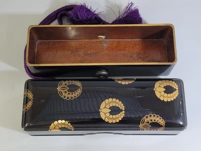 Antiguo estuche de madera con laca Makie de 9,4 pulgadas de ancho japonés antiguo Foto 1 de 4