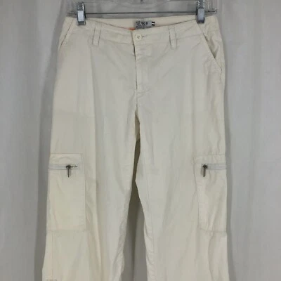 Pantalones al tobillo cargo enrollables blancos elásticos IZOD 4 Petite Foto 1 de 4