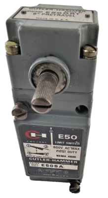E50 CUTLER HAMMER LIMIT SWITCH BODY WITH HEAD - Image 1 of 4