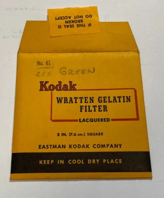 KODAK WRATTEN GELATIN FILTER NO. 61 3" /7.6cm Square opened - Image 1 of 2