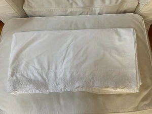 Shabby Chic White "Woodrose" Embroidered Scalloped Edge King Flat Sheet. - Picture 1 of 4
