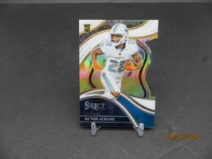 2023 Select Devon Achane Rookie Club livello bianco fustellato Prizm / 199 delfini - Foto 1 di 6