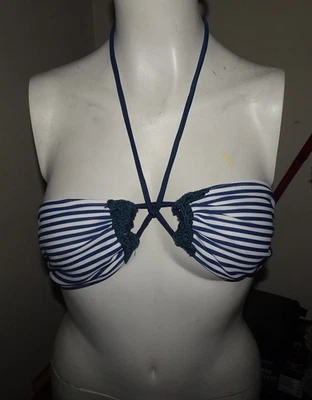 Blusa de biquíni Albacrombie & Fitch azul marinho e branco listrada de cabeça para baixo triângulo - Imagem 1 de 4