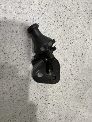 Soporte elevador motor 06-10 VW Jetta GTI Audi A3 A4 TT 2.0T FSI BPY 06F 103 392 H Foto 1 de 4