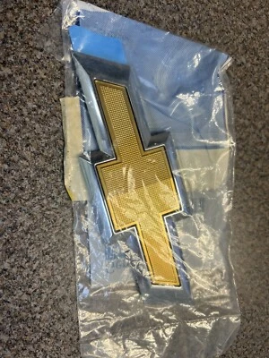 2014-2020 Chevrolet Impala Rear Emblem OEM 2274-3584 / 3-C Foto 1 de 2