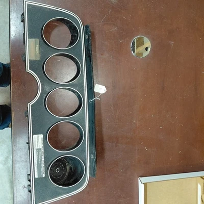Cuadro de instrumentos Ford Torino 1972-76 bisel (D) negro con plata Foto 1 de 4