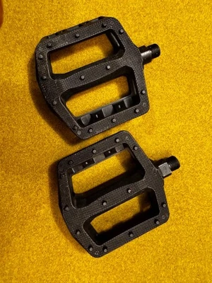 Pedal BMX de nailon CULT Foto 1 de 4