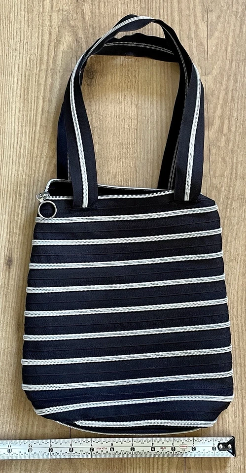 Bolso Bandolera Y2K ZIPIT Negro Gris Rayas Cremallera Cartera Retro Festival Foto 1 de 4