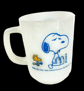 Vintage Mug 1965 Fire King Peanuts Snoopy & Woodstock Milk Glass Coffee Tea