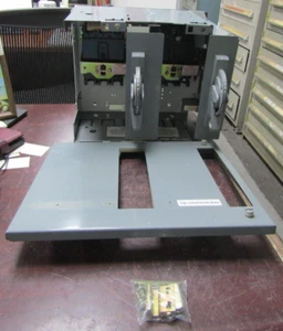 😀 ALLEN BRADLEY 2100 MCC 12" BREAKERED DUAL FEEDER BUCKET 30/15 AMP 600V 3Ø - Picture 1 of 11