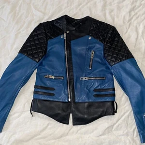 BALENCIAGA trapuntato Corsetto Moto giacca di pelle Blu moto Taglia 36 US S Nuovo - Foto 1 di 12