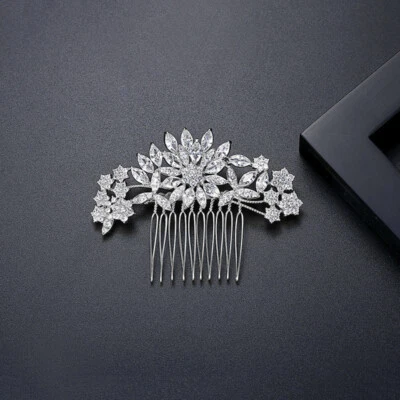 Horquilla para mujer chapada en oro con flores simples de banquete de moda de circón blanco Foto 1 de 4