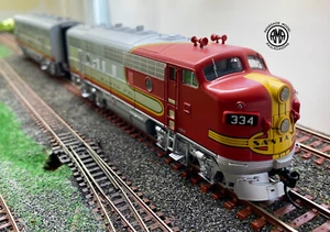 Broadway Limited 8300 8301 HO ATSF EMD F7A/F7B Warbonnet 1950 DCC Ready Stealth - Picture 1 of 11