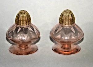 Salero y pimentero de cristal rosa Depresión - Imagen 1 de 4