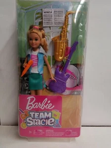 Barbie-Team Stacie-Musik Spielset mit Mädchen Puppe & Instrumenten. Neu im Karton. - Bild 1 von 4