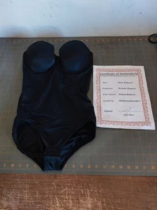 Emma Roberts Scream Queens Kleiderschrank schwarz Body sexy Einteiler - Bild 1 von 5