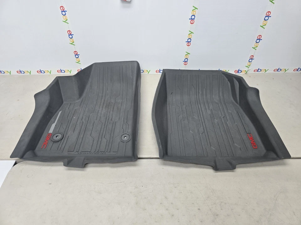 Revestimientos de piso delantero originales GMC Acadia 17-23 gris ceniza oscuro alfombrillas GM alfombrillas almohadilla de alfombra Foto 1 de 4